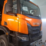Celopolep kabiny nákladního vozu metalickou 3M folií