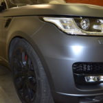 Celopolep Range Rover šedivá matná metalická autofólie