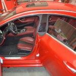 Celopolep včetně vnitřních lakovaných částí vozidla červenou perleťovou 3D autofolií 3M 2080